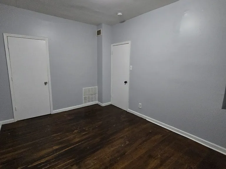 310 14th Ave #5 — Photo 9