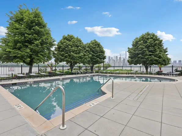 7400 River Road image 25 of 30