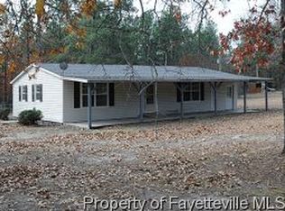 125 Chance Ln, Raeford, NC 28376