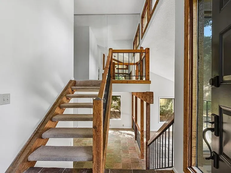 1000 Muirfield Dr — Photo 6