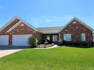 4214 Courtney Manor Dr, Saint Charles, MO 63304