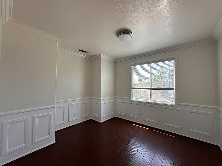3987 Kenmore Ave — Photo 4