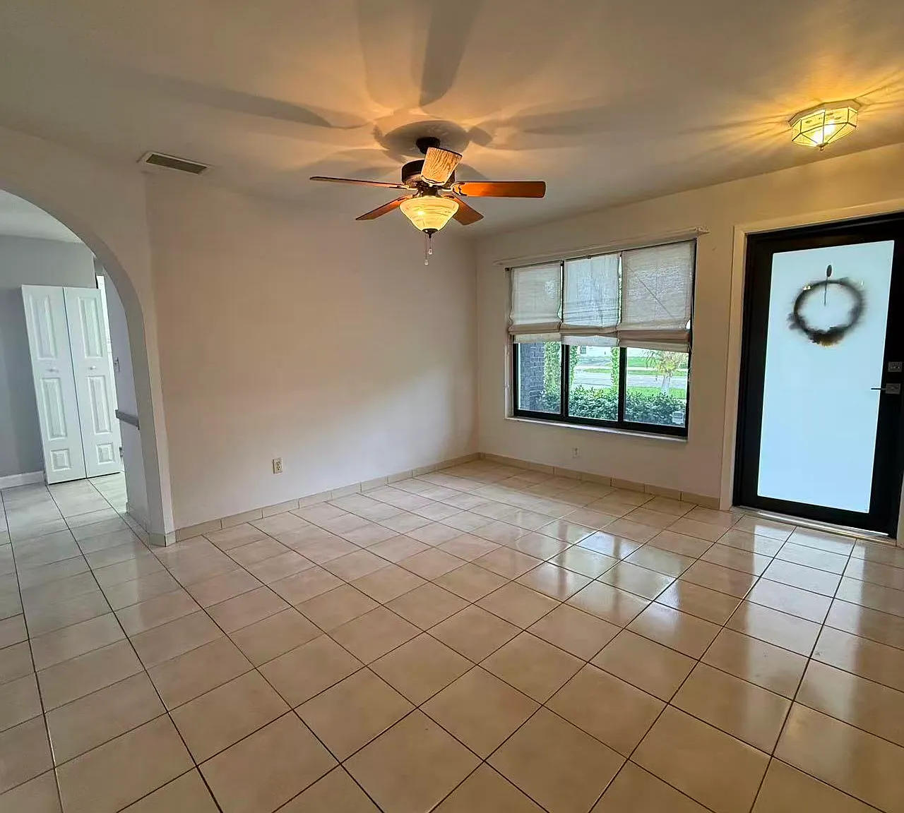 3 bed, 2232 sqft, $4,000 — Photo 3