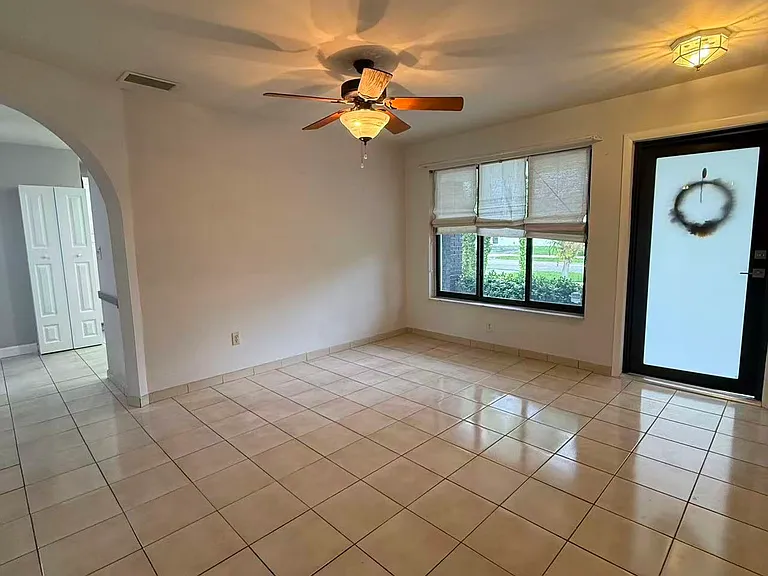 10020 SW 83rd St — Photo 3