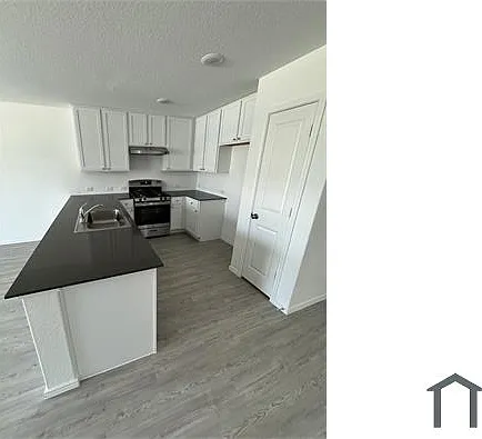 5 bed, 1880 sqft, $2,900 — Photo 2