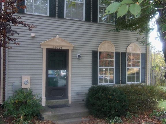 Georgous End-Unit TownHouse @ 20308 Cabana Drive, Germantown, Maryland 20876, with reserved parking space.