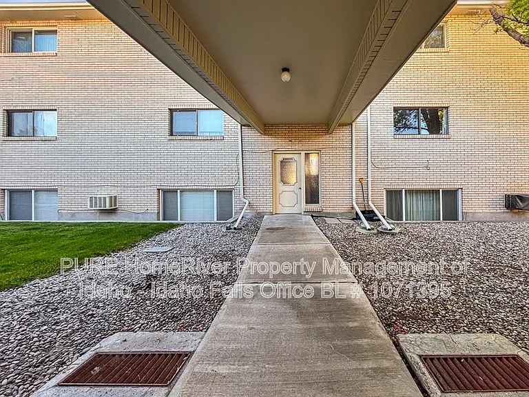 1830 Balboa Dr #K — Photo 14