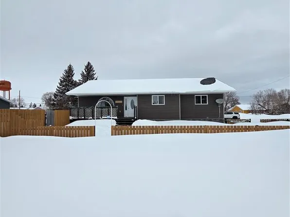 401 6th AVENUE W, Nipawin, SK S0E 1E0