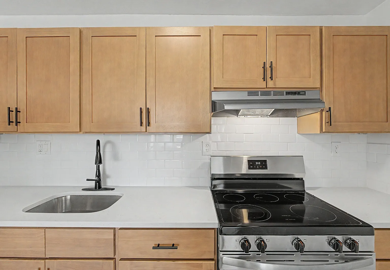 2 bed, $2,095 — Photo 2