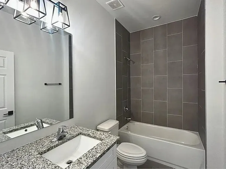 2409 Ansel Ave S #2409 — Photo 2