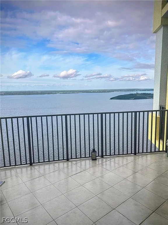 2 bed, 2.0 bath, 1457 sqft, $2,199 — Photo 1