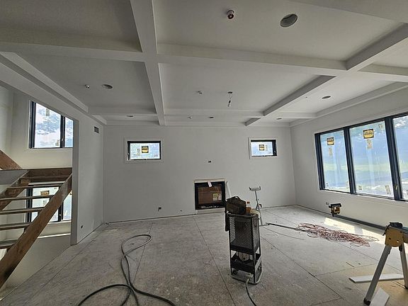 4th image of 850 Forest Ave