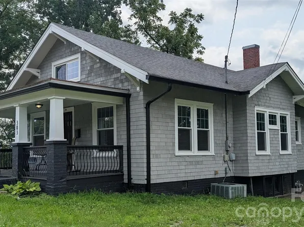 303 Bouchelle St, Morganton, NC 28655