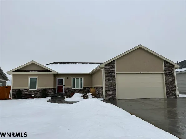112 E 35th St, Scottsbluff, NE 69361