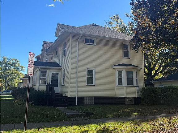 4th image of 451 Lake View Park