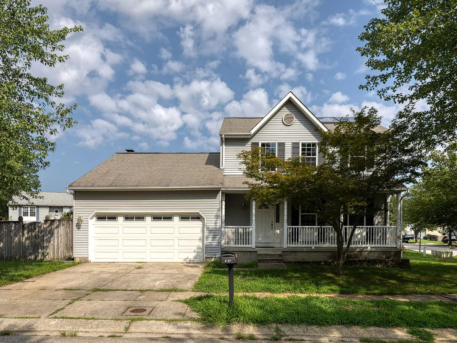3 bed, 2.5 bath, 2258 sqft, $3,200 — Photo 2
