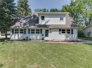 214 Magnolia Dr, Bloomington, IL