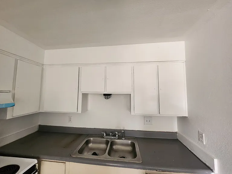 2302 E Broadway Rd — Photo 2