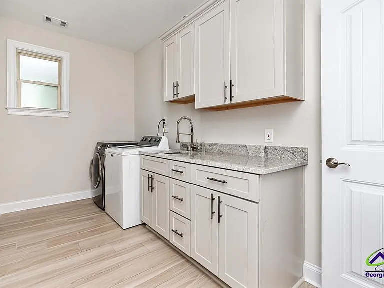 101 Georgia Dean St — Photo 6