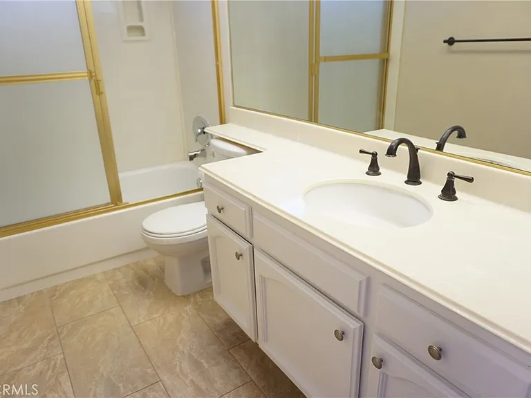 19584 Shadow Glen Cir — Photo 35