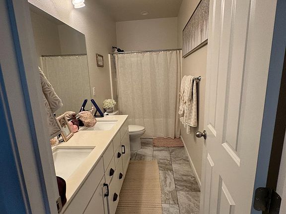 2nd image of 2043 Karen Pl