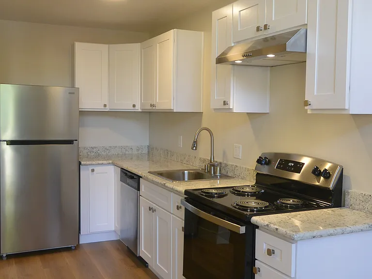 Pine Wild Apartments — Photo 8