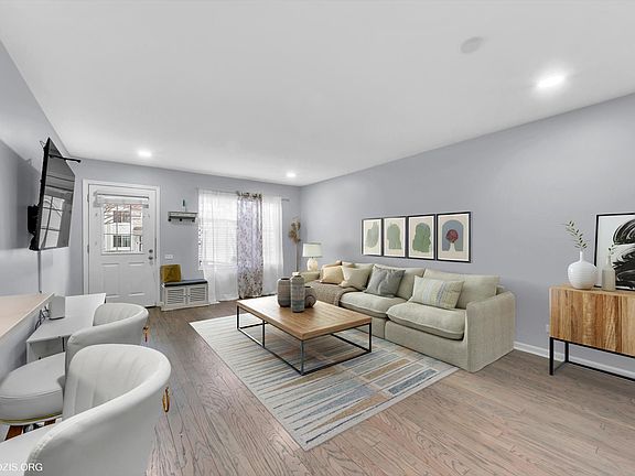 4th image of 441 Yorktown Ct #441