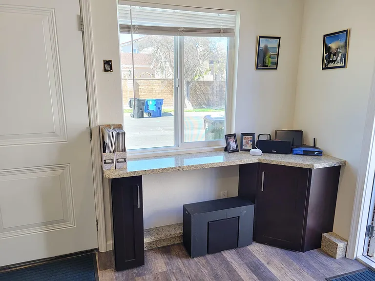 4926 N Rupert Ave — Photo 4