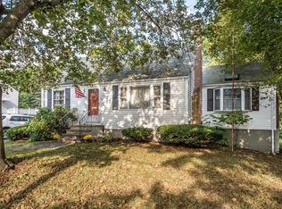 140 Willow St, Reading, MA 01867