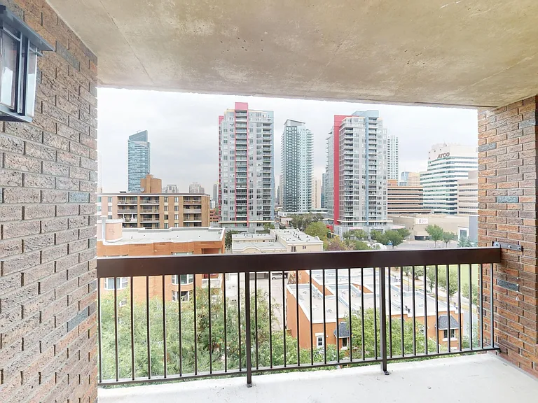 1001 13th Ave SW #940 — Photo 15