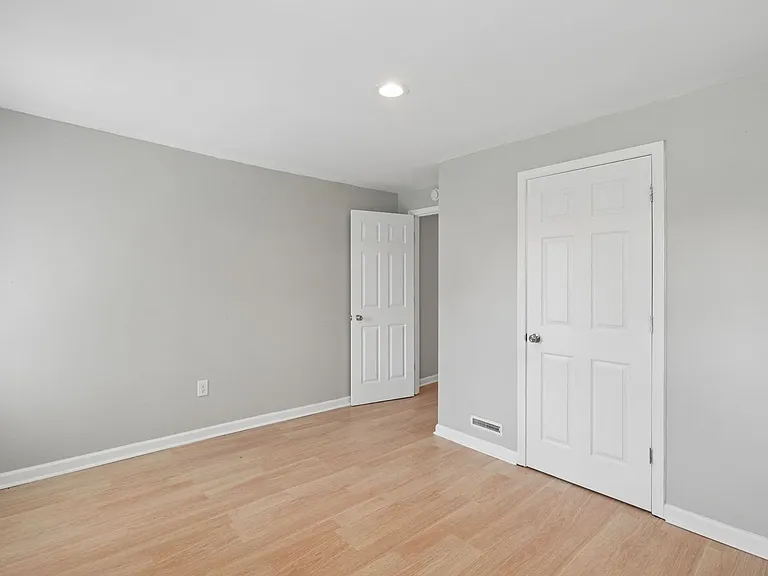 76-78 Hayden Ave — Photo 6