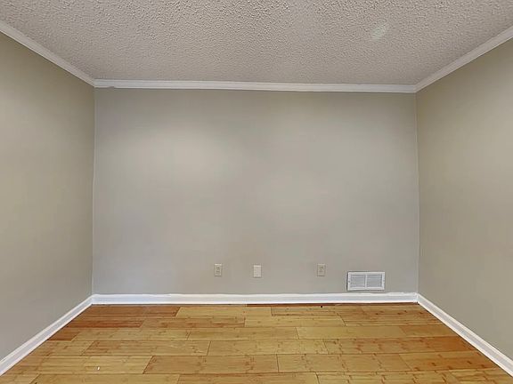 5th image of 6296 Queens Ct