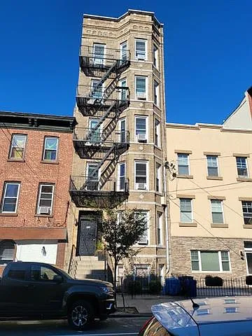 600A2 Park Ave #3 — Photo 1