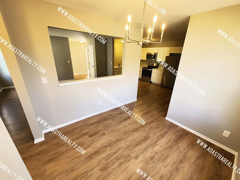 121 Ames St — Photo 2