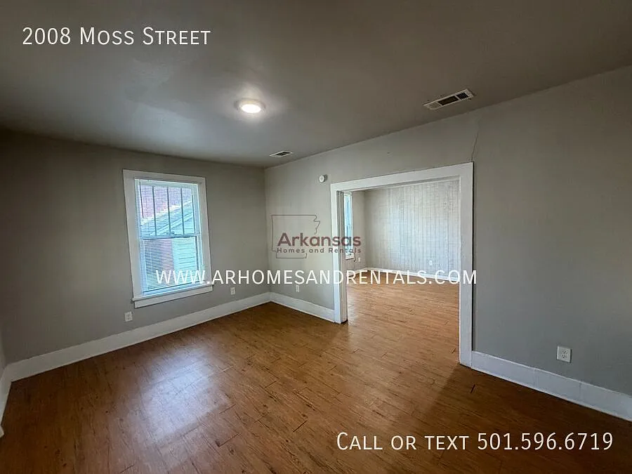 2008 Moss Street | 4 Bedrooms | 1.5 Bathrooms ~ 1/2 Off Month's Rent — Photo 4