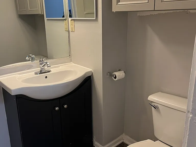 301 N State St #1 — Photo 10