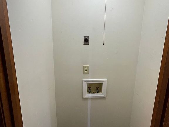 4th image of 108 Bolling St #C