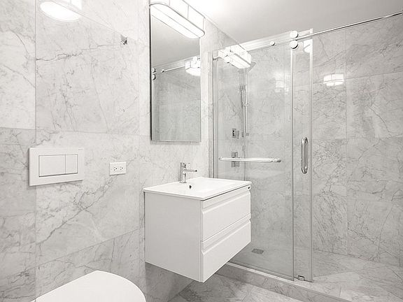 4th image of 237 E 34th St APT 1306