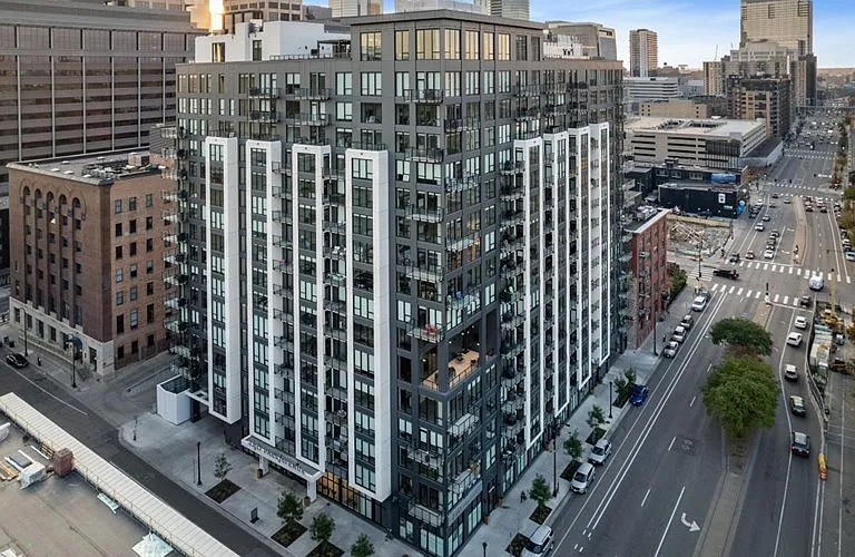 240 Park Avenue — Photo 59