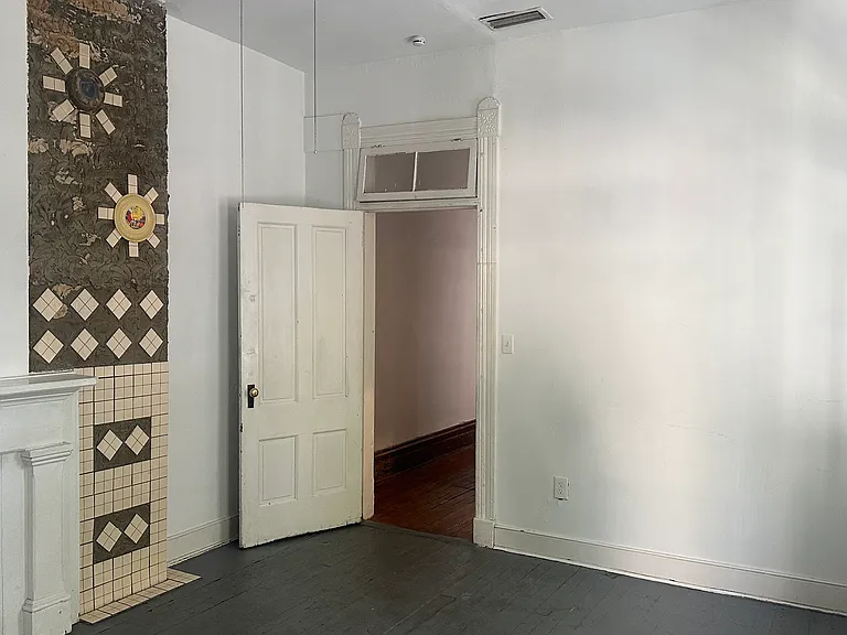 104 S Pine St #A — Photo 45