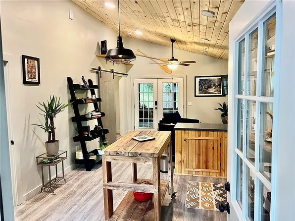 106 Washington, Eureka Springs, AR 72632