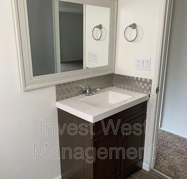 319 NE 104th Ave #D — Photo 11