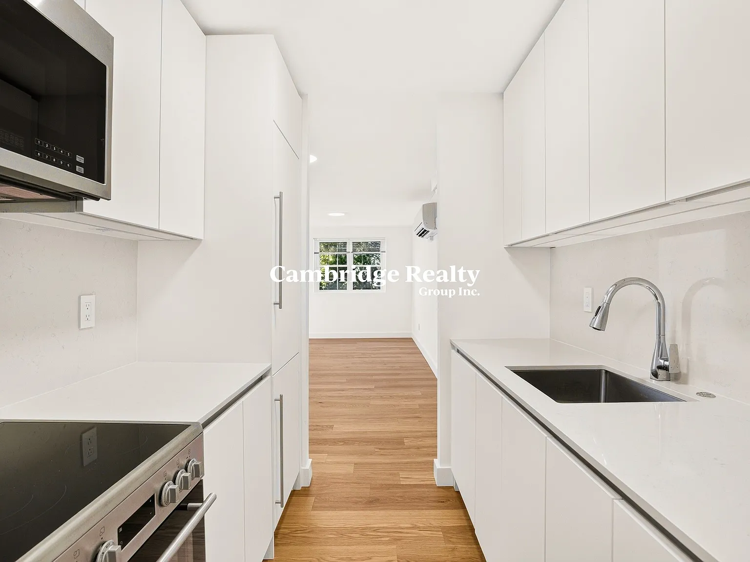 2 bed, 1.0 bath, 890 sqft, $3,200 — Photo 2