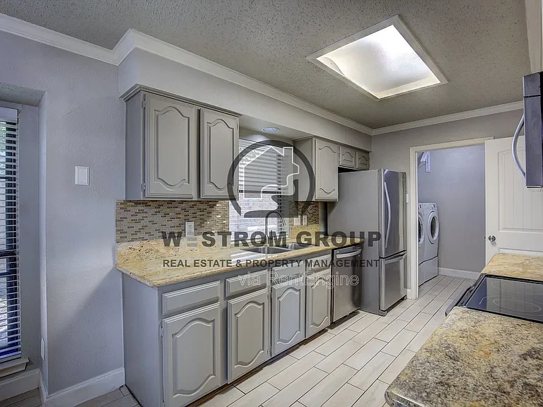 1642 Belltower Dr — Photo 12