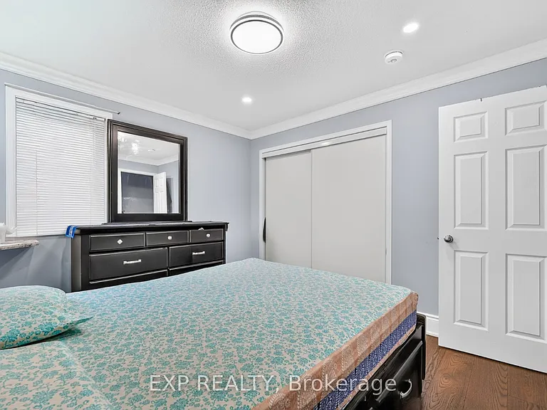 5896 Chorley Pl #UPPER — Photo 23