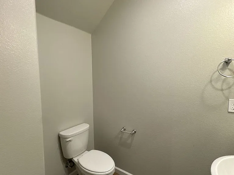 414 S Summit St #101-104 — Photo 5