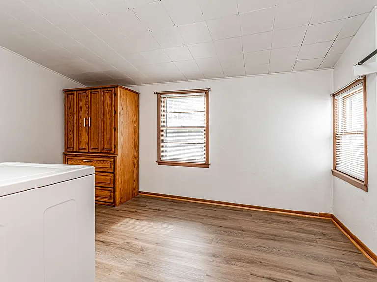 118 E Pine St — Photo 18