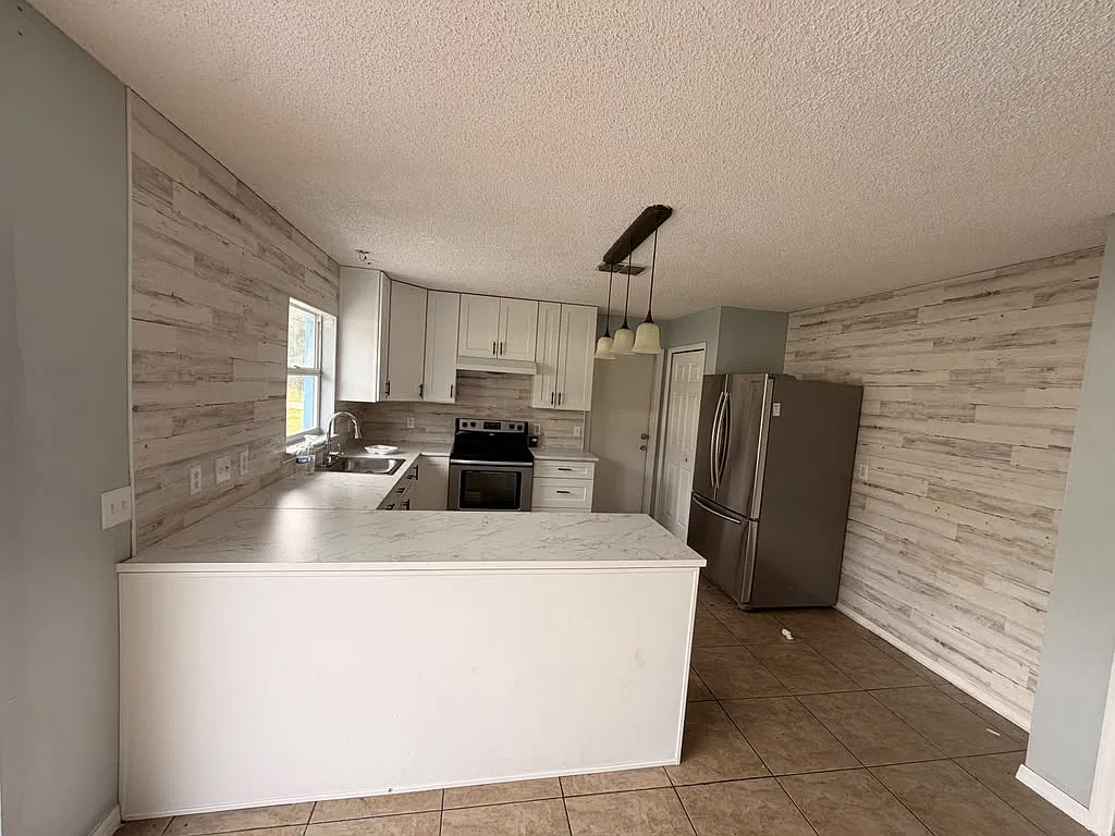 4 bed, 2.5 bath, 2230 sqft, $1,750 — Photo 4