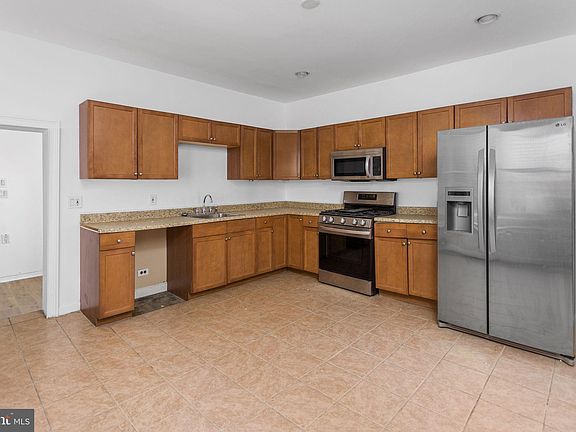 4th image of 609 Chestnut Ave