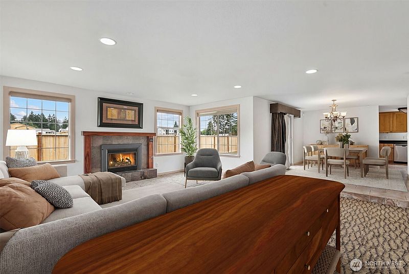 3rd image of 1630 Danner Lane NE